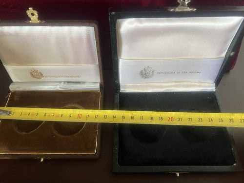 🔴 Scatole SAN MARINO monete medaglie 2 posti astucci custodie nere 4 PEZZI