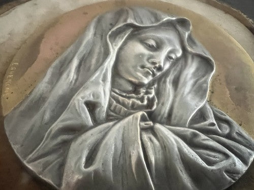🔴 DESVERGNES Madonna medaglione metallo cesellato RILIEVO base di pelle vintage