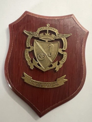 Crest Station Hélicoptères Sarzana Bouclier Bois Poli Et Métal Relief H 15