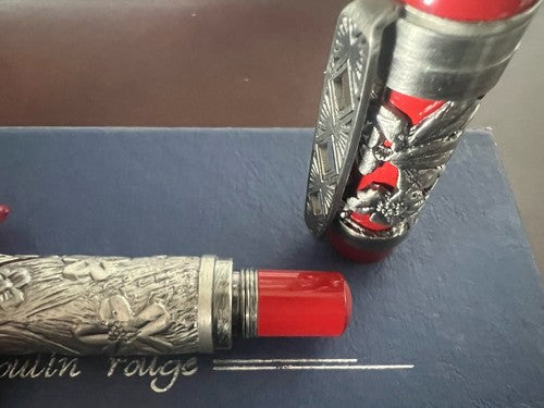 🔴 MOULIN ROUGE penna stilografica lacca rossa cartuccia ridium Point mai usata