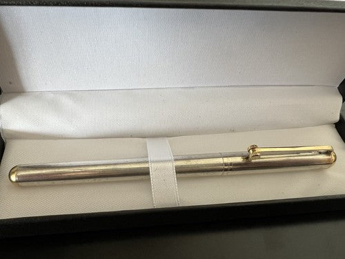 Tout L’Attirail Stylo-Plume Sphère Chrome Rayé Profils Doré Écrit Vintage