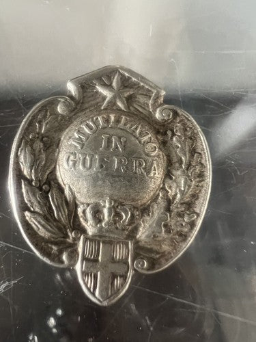 🔴 MUTILATO DI GUERRA 1915-1918 spilla, pins originate di metallo a rilievo