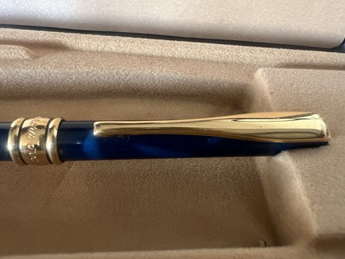 🔴 AURORA Magellan Kugelschreiber, marmorierter blauer Lack mit Vintage-Goldprofilen I 