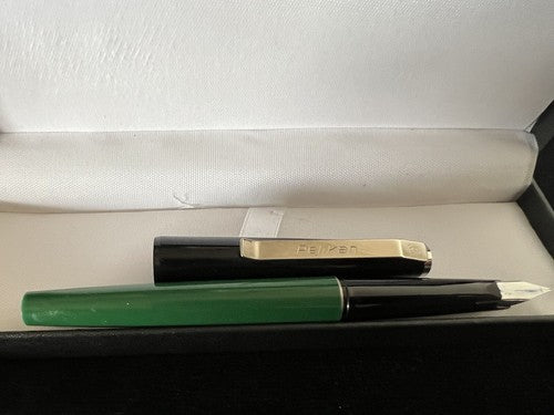 🔴 PELIKAN grün-schwarzer zweifarbiger Patronenfüller SCHREIBT Vintage 
