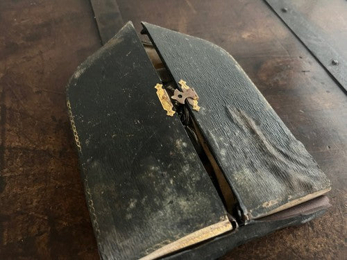 🔴 DESVERGNES Madonna medaglione metallo cesellato RILIEVO base di pelle vintage