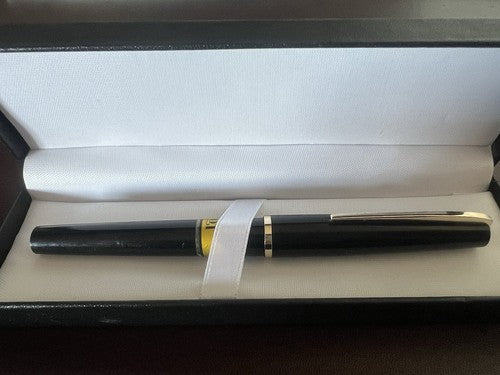 🔴 PILOT penna stilografica nera pennino F profili dorati scrive vintage 1970