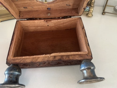 🔴 Orologio sveglia ARTIGIANALE da tavolo legno SCOLPITO E DIPINTO MANO vintage