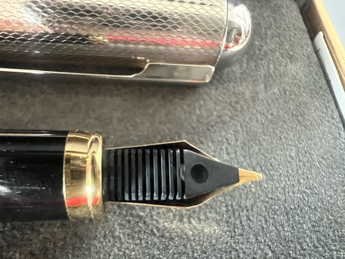 Tagamet Stylo-Plume Stylo à Plume Argent 925 Solid Guillocchè Fort Poids Écrit