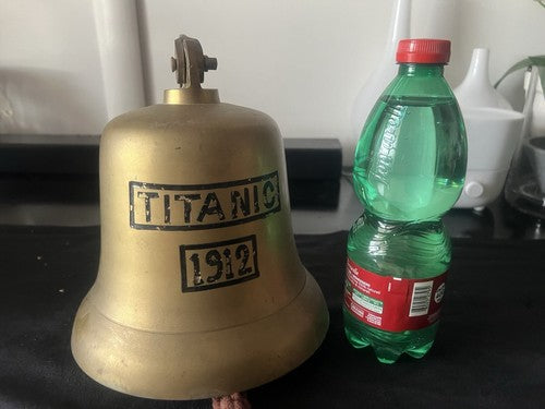 Titanic-Boot aus Messing von Red Bell, Baujahr 1912, realistische Größe (L 19 cm, H 22 cm), Gewicht: 1,9 kg 