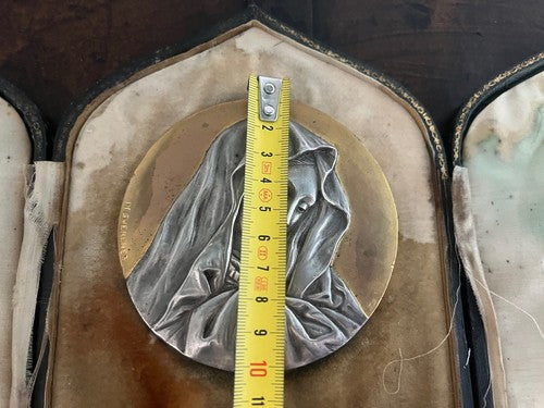 🔴 DESVERGNES Madonna medaglione metallo cesellato RILIEVO base di pelle vintage