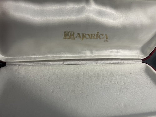 Majorca Boîte Perles Collier Rouge Effige Métal Interne Floqué 22,5 CM 