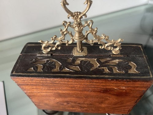 🔴 Orologio sveglia ARTIGIANALE da tavolo legno SCOLPITO E DIPINTO MANO vintage