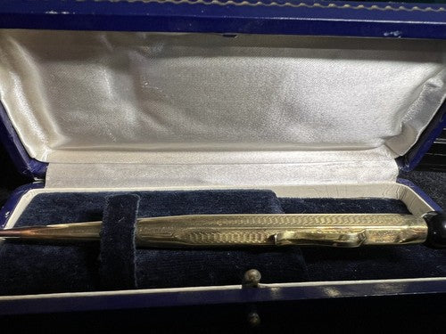 🔴 SARASTRO matita meccanica placcata oro cesellata giullochè a rilievo vintage