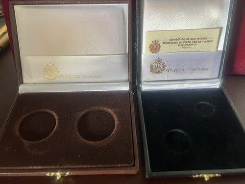 🔴 Scatole SAN MARINO monete medaglie 2 posti astucci custodie nere 4 PEZZI
