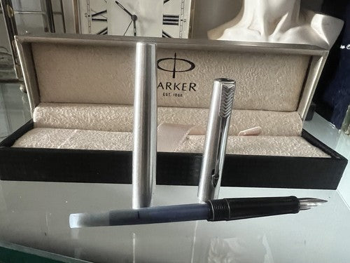 🔴 PARKER penna stilografica cromata a cartuccia, scrive con scatola vintage