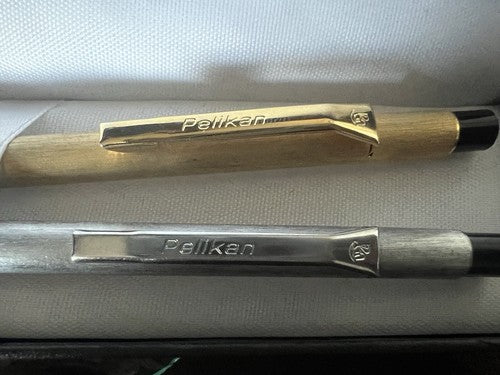 🔴 PELIKAN Kugelschreiber mit Druckknopf, gold- und chromfarbenes Metall, Vintage, 2 Stück 