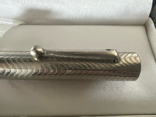 🔴 AUSLÄNDISCHER Vintage-Füllfederhalter aus den 1930er Jahren mit ziseliertem Chromhebel SCHREIBT 