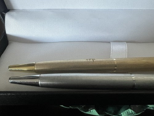 🔴 PELIKAN Kugelschreiber mit Druckknopf, gold- und chromfarbenes Metall, Vintage, 2 Stück 