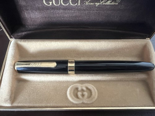 🔴 GUCCI black resin cartridge fountain pen, M nib, case, warranty 