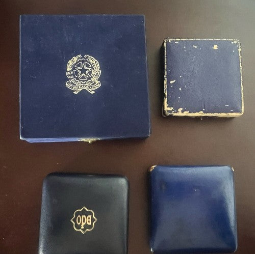 Boîtes Monnaies Médailles Trousse Coffrets Dimensions comme Photo Lot 4 Pièces