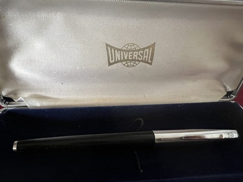 Universal Stylo-Plume Stylo à Plume Or A Piston, geschrieben im 50. Jahr des Jahres 