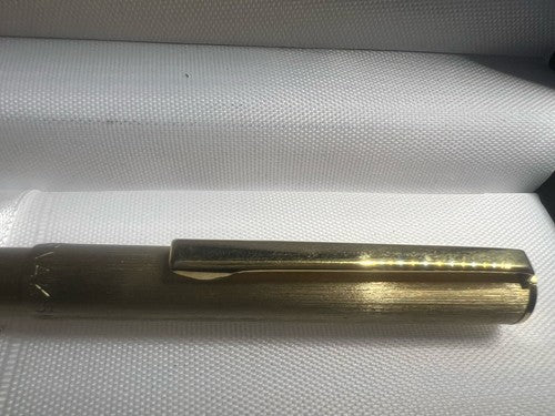 🔴 KARNAK 50 Kugelschreiber in Satin-Gold mit glänzenden Kanten, schreibt im Vintage-Stil 