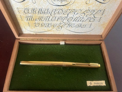 🔴 PARKER penna stilografica 180 placcata oro pennino ORO XM scrive con astuccio