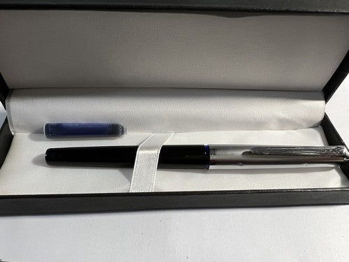 🔴 PELIKAN Pelikano Füllfederhalter mit schwarzer Chrompatrone, Vintage-Stil 