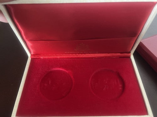 Boxes San Marino Coins Medals 2 Seater Cases White 2 Pieces