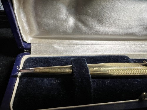 🔴 SARASTRO matita meccanica placcata oro cesellata giullochè a rilievo vintage