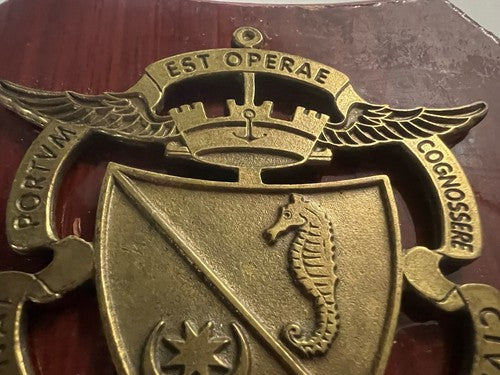 Crest Station Hélicoptères Sarzana Bouclier Bois Poli Et Métal Relief H 15