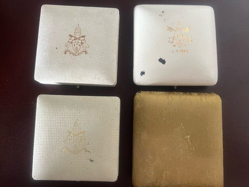 🔴 VATICANO scatole monete medaglie pelle stemma papi astucci custodie 4 PZ