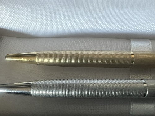🔴 PELIKAN Kugelschreiber mit Druckknopf, gold- und chromfarbenes Metall, Vintage, 2 Stück 