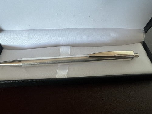 🔴 Kugelschreiber aus 925er Sterlingsilber, satiniert, glänzende Konturen, Druckknopf 21 