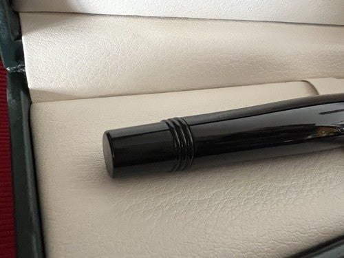 Monteverde Stylo-Plume Stylo à Plume Laque Noire Invincia M Écrit Que Nouvelle 