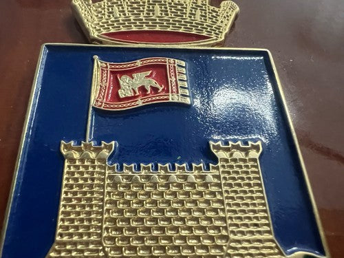 🔴 Wappen WIE DER FELSEN BRECHE ICH DIE WELLE ICH ÜBERWÄLTIGE Holzschild Emaille H 15