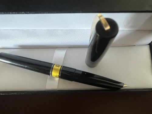 Pilot Stylo-Plume Stylo à Plume Noire F Profils Doré Écrit Vintage 1970