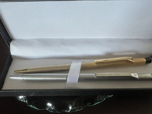 🔴 PELIKAN Kugelschreiber mit Druckknopf, gold- und chromfarbenes Metall, Vintage, 2 Stück 
