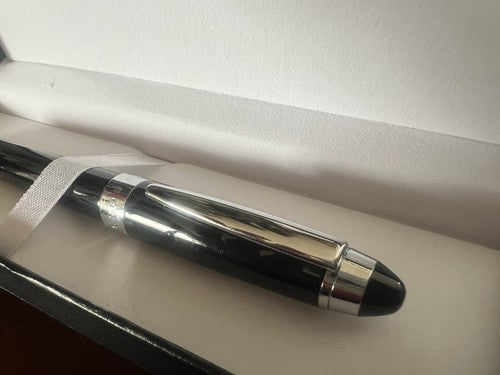 Hugo Boss Stylo-Plume Stylo à Plume Laque Noire A Cartouche Profils Chrome Non