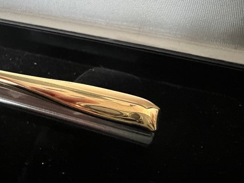 🔴 AURORA Magellan Füllfederhalter, Gunmetal-Lackierung, Goldverzierungen L 