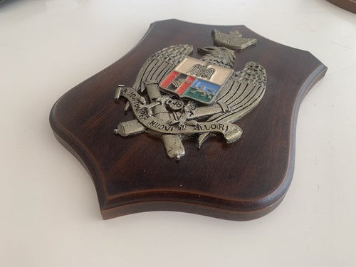 🔴 Militärwappen des 48. Militärregiments: Adler mit Krone, Vintage-Holzschild 