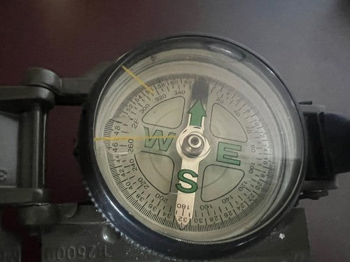 🔴 Militärgrüner Metallkompass mit Höhenmesser – Funktioniert 