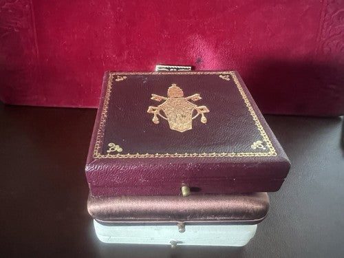 🔴 VATIKANISCHE Münz- und Medaillenkästchen mit Leder, päpstlichem Wappen, 3 Stück 
