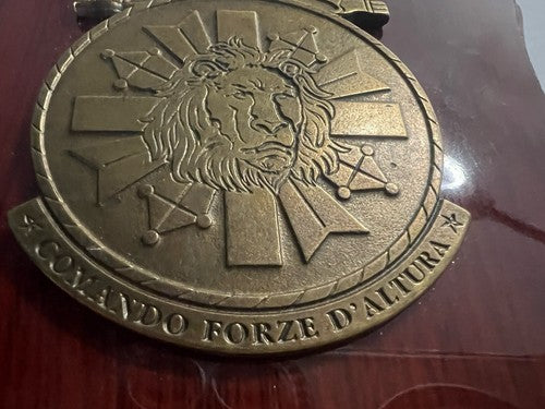🔴 Crest COMANDO FORZE D'ALTURA scudo legno lucidato e metallo rilievo h 15