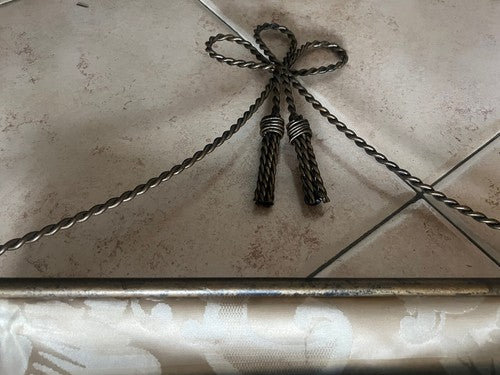 🔴 Quadro PANNELLO TESSUTO con supporti di metallo a bandiera L 40 cm vintage