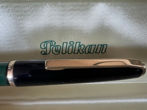 🔴 PELIKAN fountain pen green black MK10 piston writes cap lesion 2 