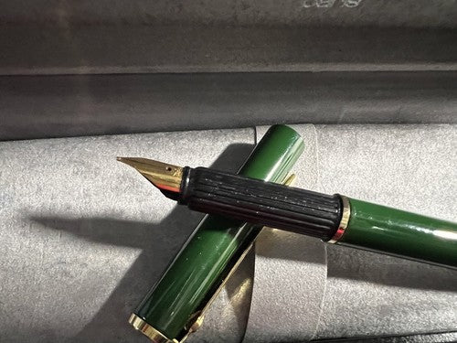 🔴 UNGARO penna stilografica LACCA VERDE INGLESE a cartuccia scrive con scatola