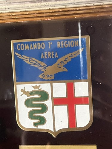 🔴 Crest comando 1 REGIONE AEREA premio con cornice vintage L 18 H 21 CM
