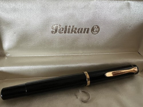 Pelikan M250 Stylo-Plume Stylo à Plume Noire Piston Encre Écrit Antique Boîte