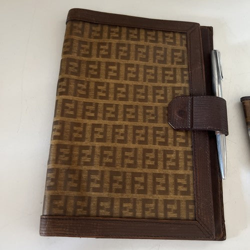 Fendi Amène Agenda + Portefeuille Citrouille Tissu Plastifié Vintage